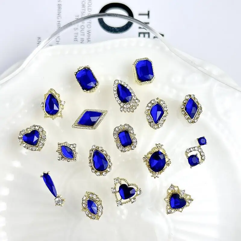 10PCS 절묘한 합금 클라인 블루 유리 다이아몬드 네일 매력 DIY 만들기위한 여러 스타일 네일 라인 석 네일 아트 장식