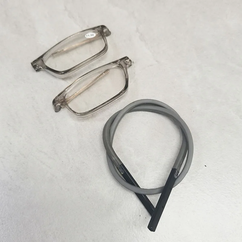 Portable Reading Glasses That Can Be Hung Around The Neck Adjustable Lanyard Men Women Magnet Folding Presbyopic Glasses Eyewear
