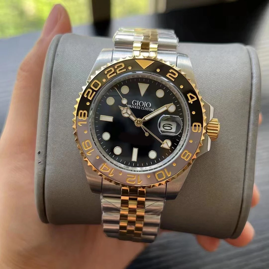 

Новинка 2023, Мужские автоматические механические часы, желтое золото, нержавеющая сталь GMT, керамический ободок, сапфировое стекло, 40 мм
