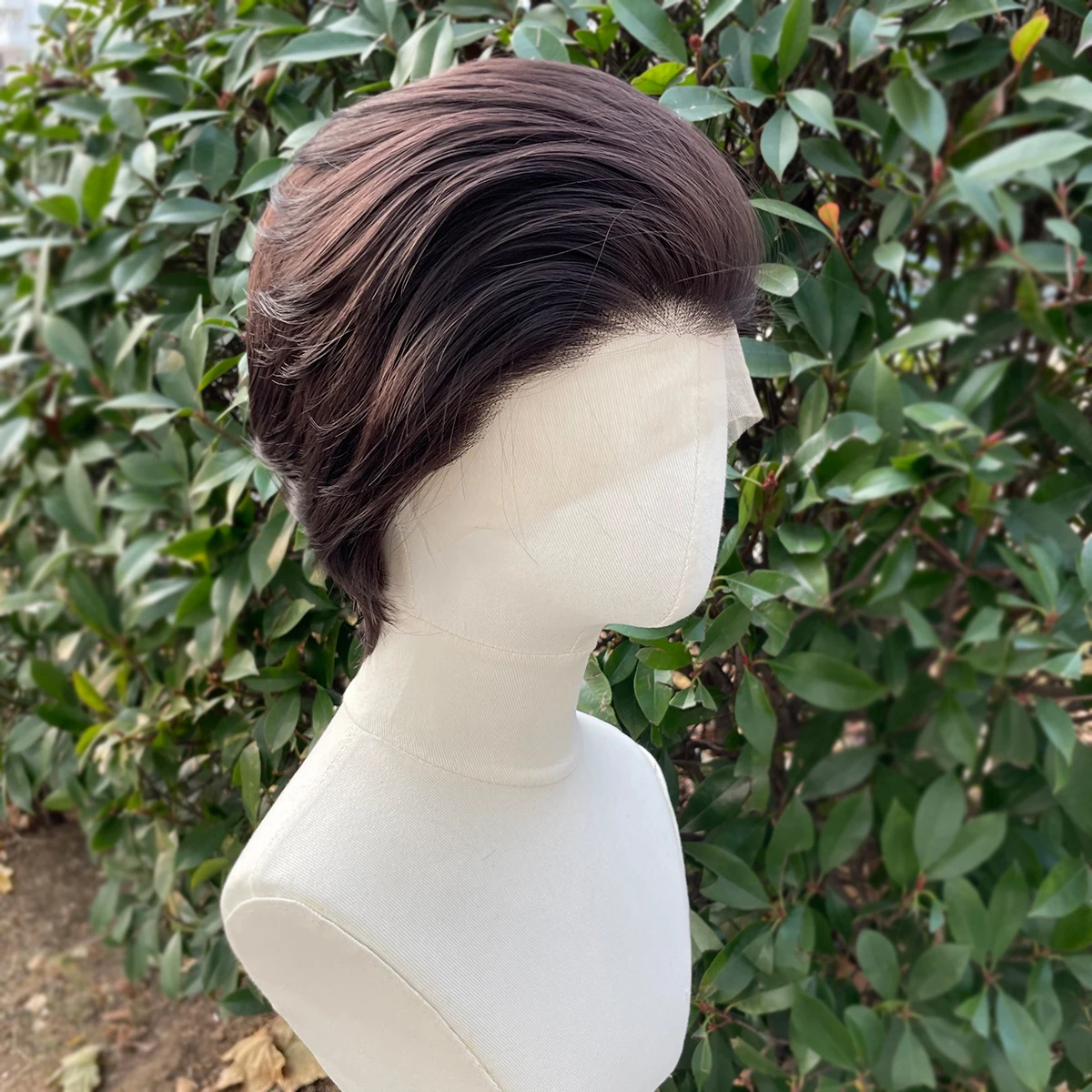 Dunkelbraune kurze Bob-Schnitt-Synthetik-Lace-Front-Perücken für Männer, Cosplay-Perücken für ältere Frauen, Haaransatz, leimlose 13 x 4-Lace-Front-Perücken – Detail 1