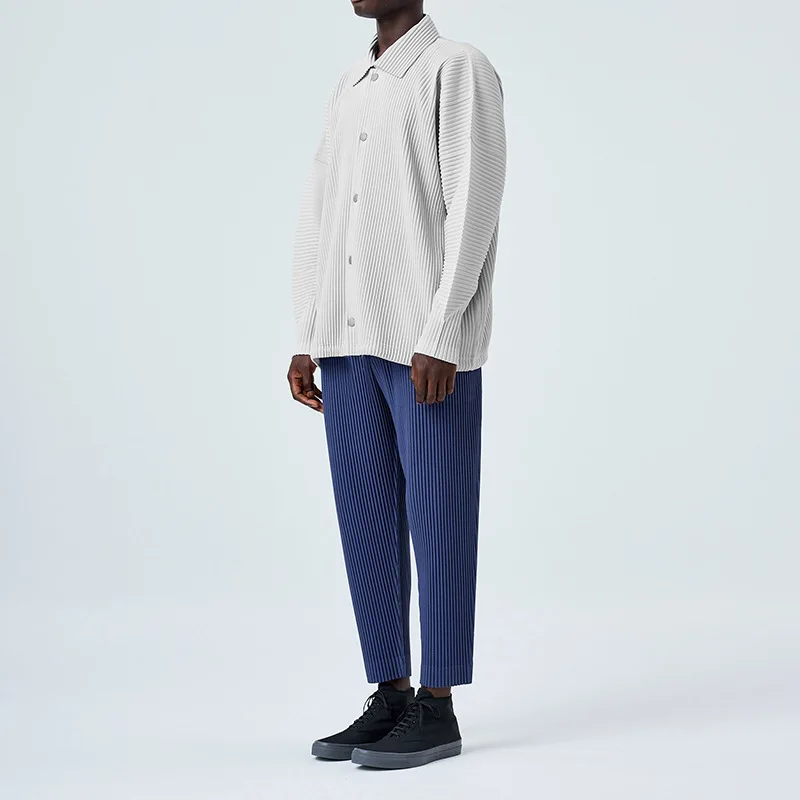 Miyake Folds 2024 Spring New Slim-fit Unisexual Wind Coat Long Sleeve Lapel Lined Pleated Cardigan Top Male 3
