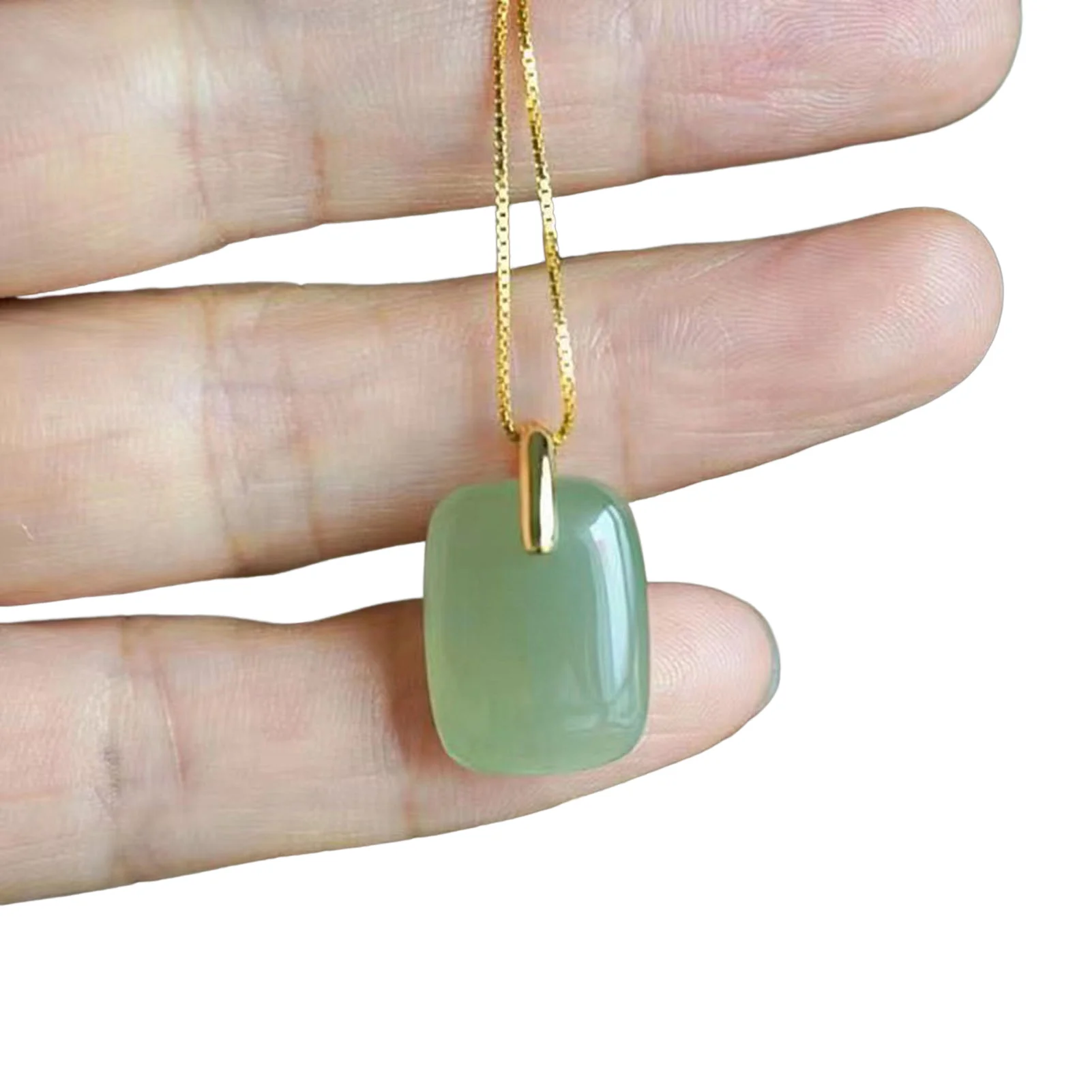

Imitation Green Jade Pendant Collarbone Chain Fade Resistant Sturdy Safe Material Jewelry for Special Occasions Friends Party