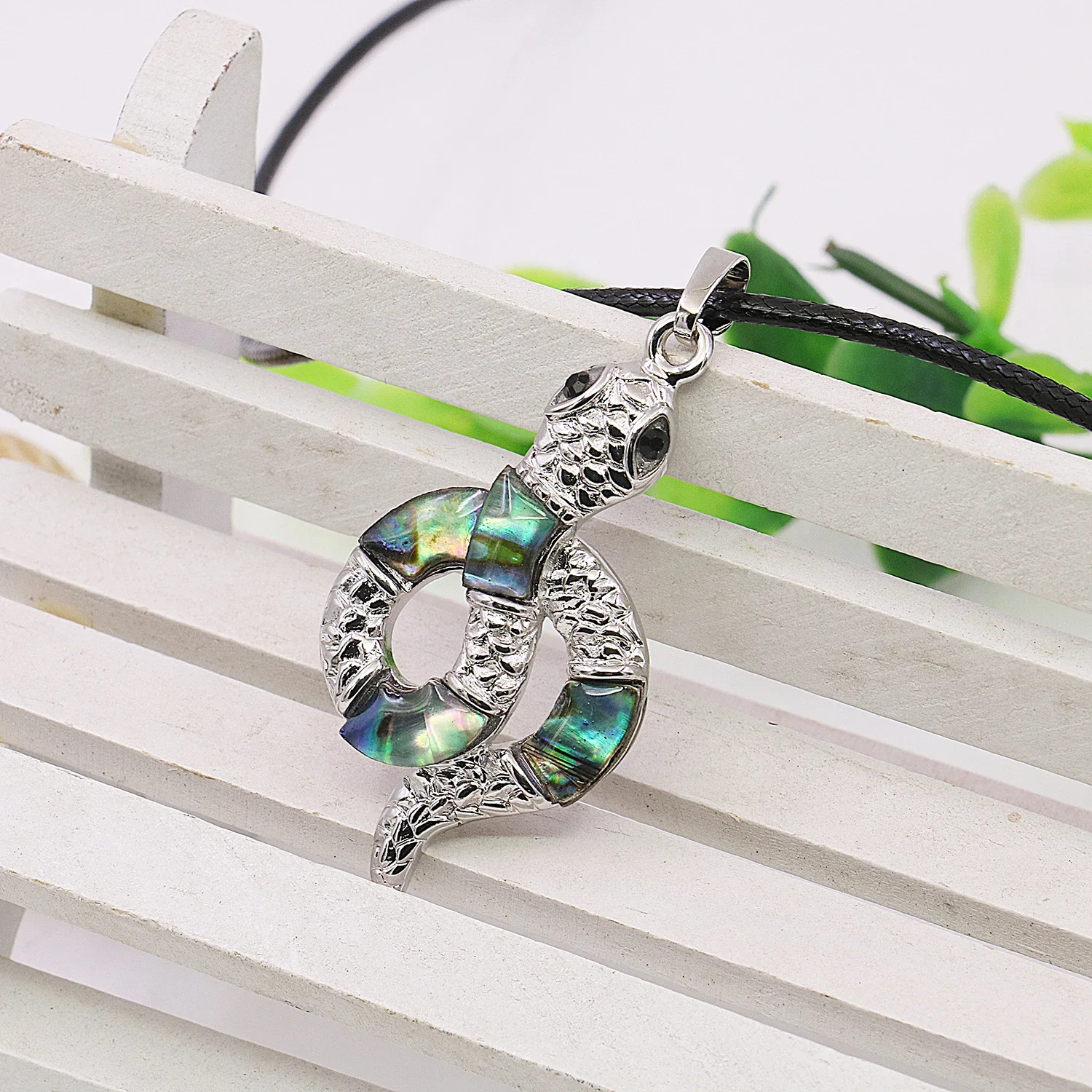 40x24mm Natural Shell Pendant,Snake-Shaped Lucky Pendant/necklace,Personalized Transport Gift,Unisex,Jewelry Making/design