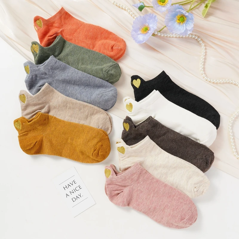 

4 Pairs/Lot Woman Cotton Ankle Socks Fashion Heart Embroidery Colorful Girls Sox Novelty Casual Summer Cute Short Socks