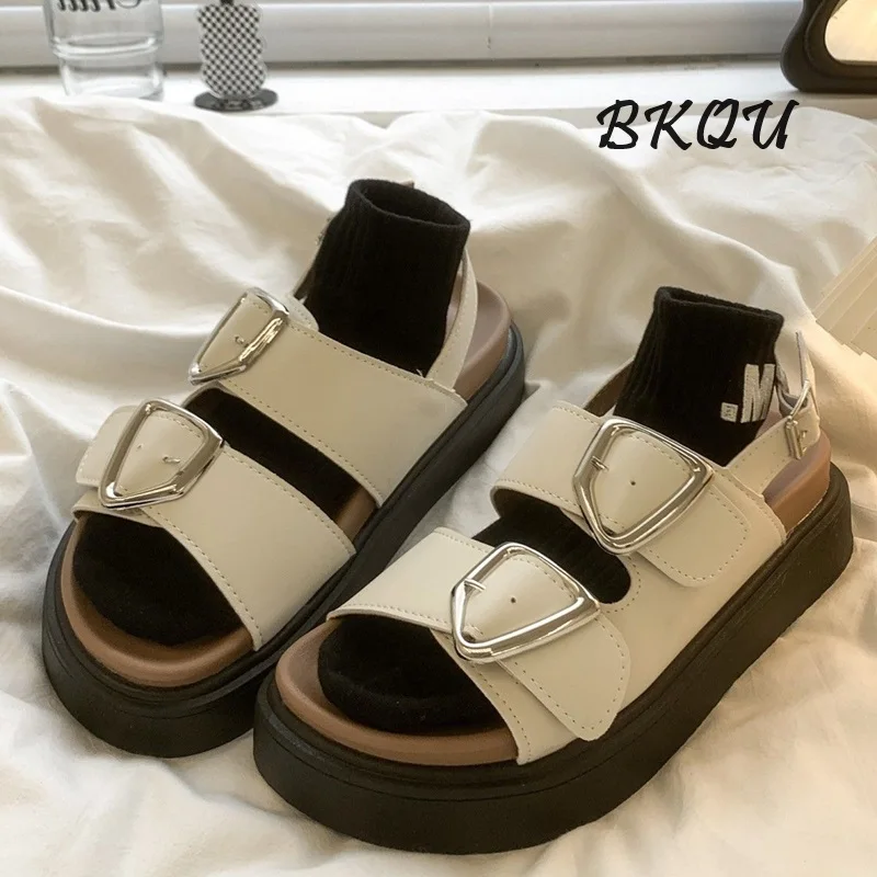 BKQU Thick-soled Roman Slippers Female Niche High-grade 2024 Summer Trend Outside Wear Poo Feeling Flip-flops Beach Shoes Metal