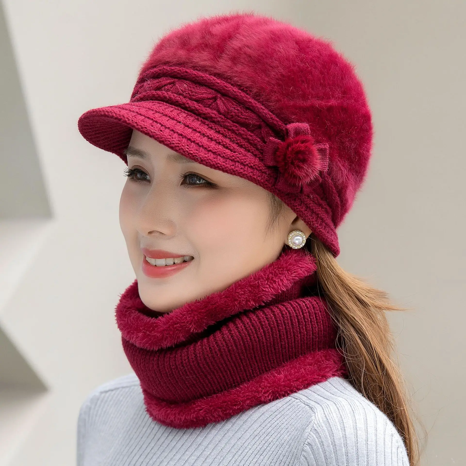 Women’s Winter Faux Fur Hat & Scarf Set 3