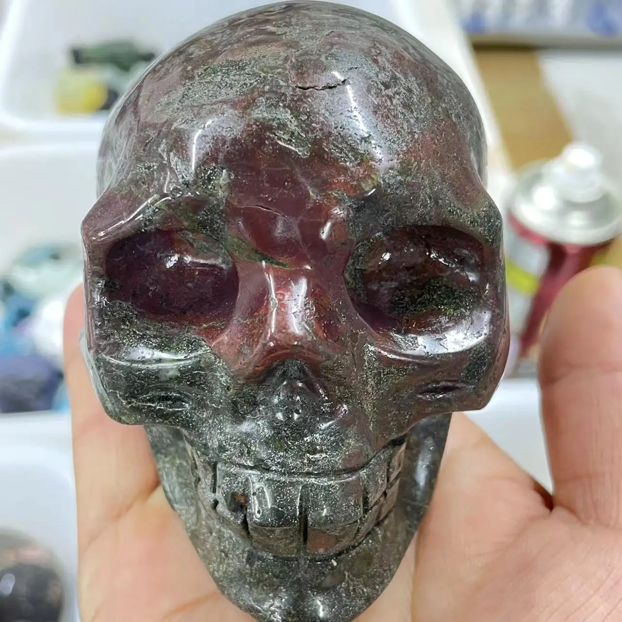 

300-1500g natural dragon's blood stone quartz skull gem head treatment crystal craft home decoration treatment