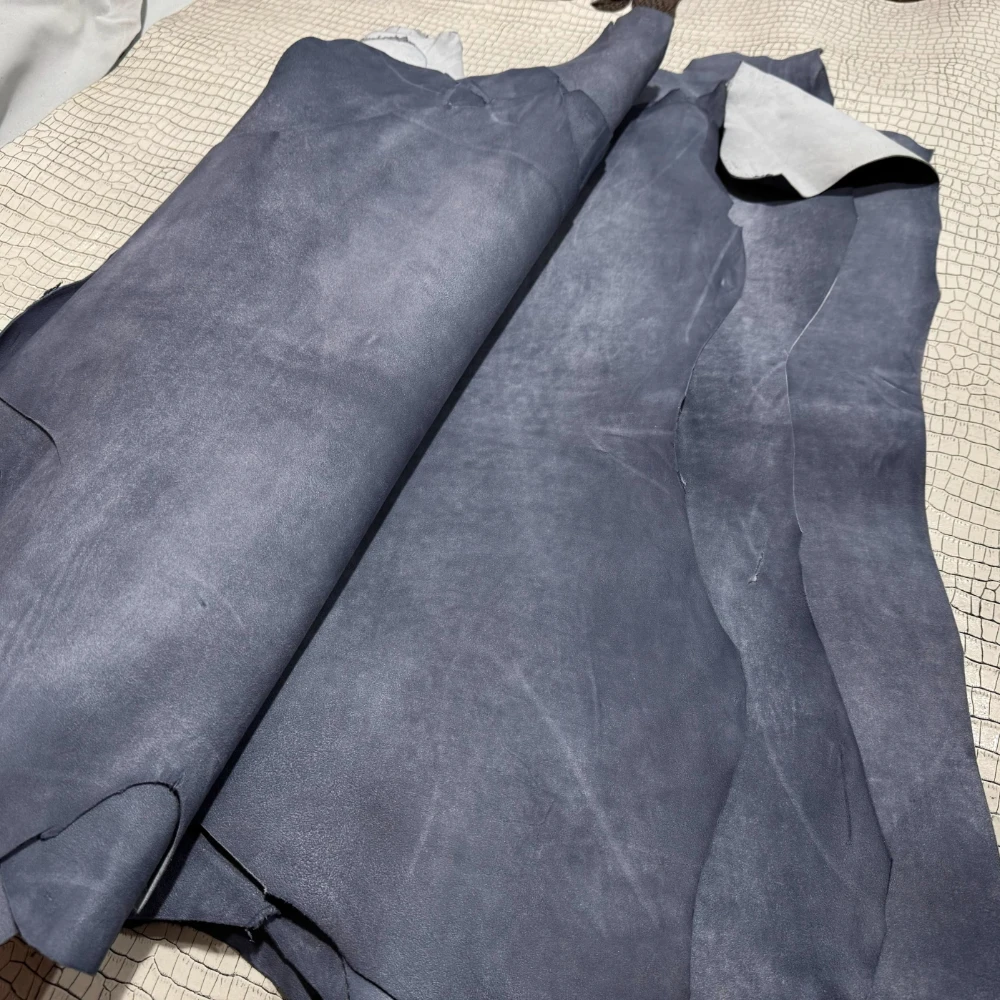 이탈리아 프로스트 양 스웨이드, 시트 당 3-4ft, 두께 0.7-0.9mm