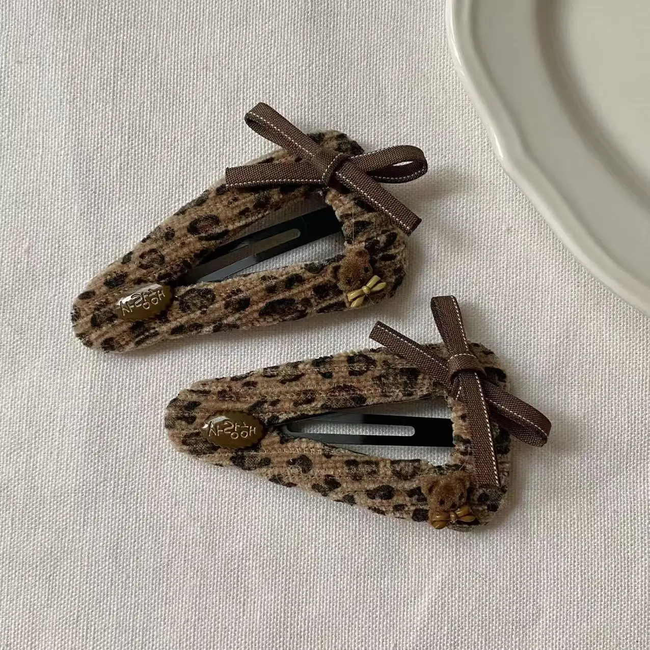 1PCWomen's Autumn Winter Leopard Print Hair Clips With Bow&Mini Bear Vintage Corduroy Hair Accessories Stylish Hair Decorations