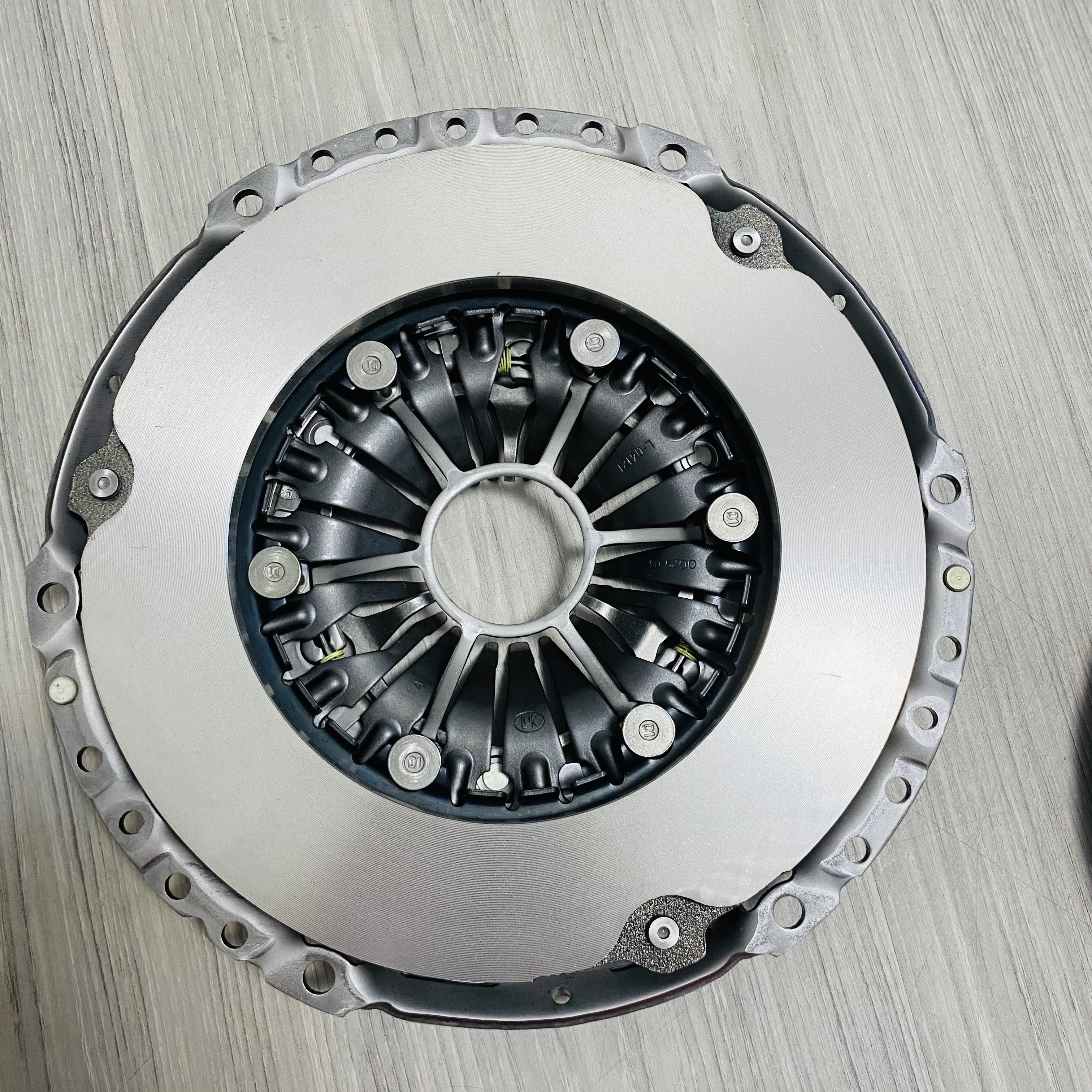 SAIC MG6 1.9T 디젤 엔진용 오리지널 클러치 키트 클러치 커버 플레이트 클러치 디스크