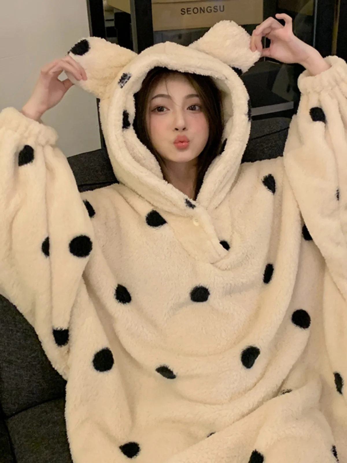 

Coral velvet winter jumpsuit pajama dress with thickened flannel for both men and women to wear externally