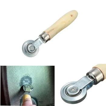 Kit di riparazione pneumatici per auto Rullo patch automatico Riparazione ruote moto con manico in legno Strumento di riparazione pneumatici per accessori auto