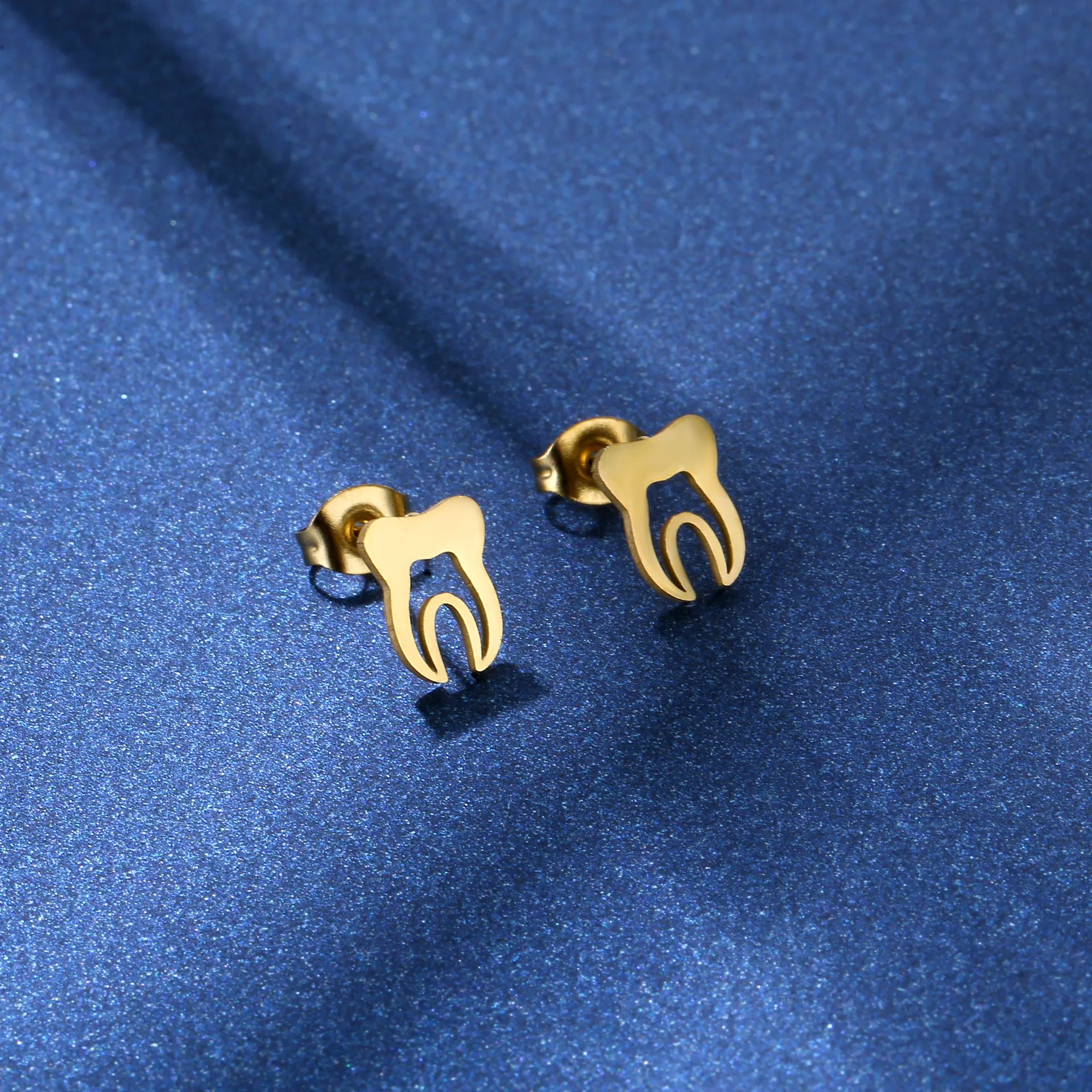 3D Tooth Pendant Necklace & Earrings Set - Dentist Medical Jewelry, Punk Goth Halloween, Alloy, 17.7 Inch