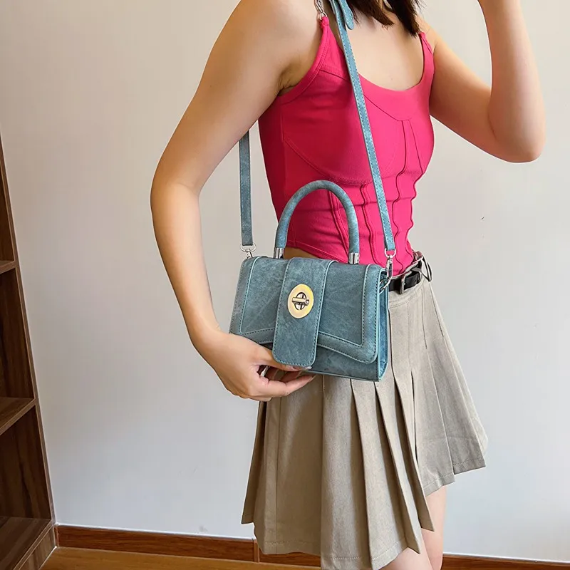 

Top Brand Shoulder Bag For Women Designer Handbag And Purse Luxury Metal Style Patent Leather Crossbody Bag With Short Handle