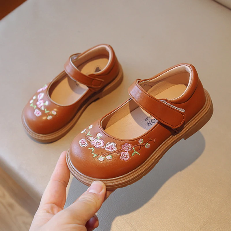 

New Children Girls Leather Shoes Chinese Style Embroidered Flowers Princess Shoes Toddler Baby Girls Soft Soled Single Shoe