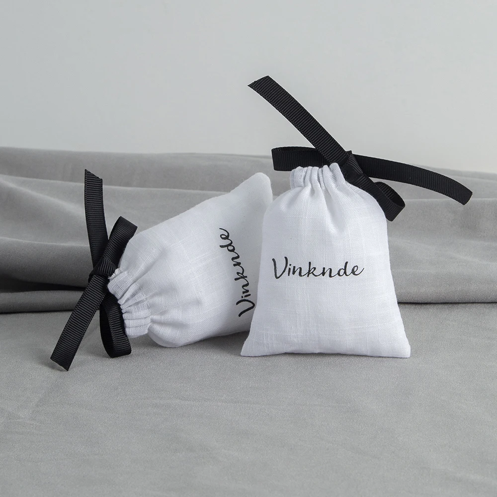 50pcs Custom logo White Cotton Jewelry Gift Bag with Black Ribbon 8x10cm Wedding Xmas Favors Pouch Jewelry Packaging Organizer
