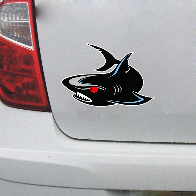 Рисунок 2 - Наклейка на автомобиль «Акула»