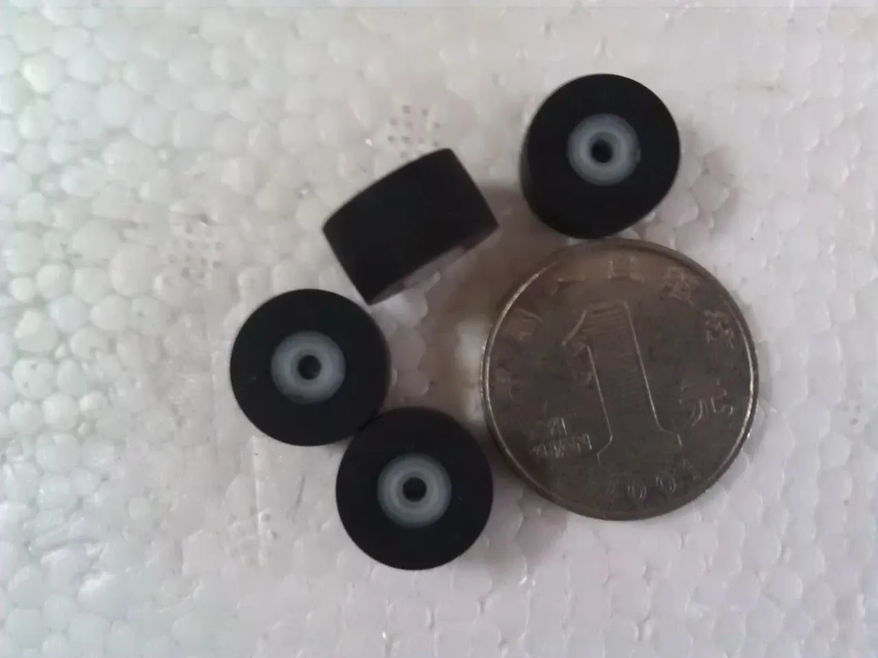 2Pcs Stereo Pinch Roller Cassette Deck Pinch Roller Audio Press Belt Pulley Registratore A Nastro Audio 13Mm * 8*2