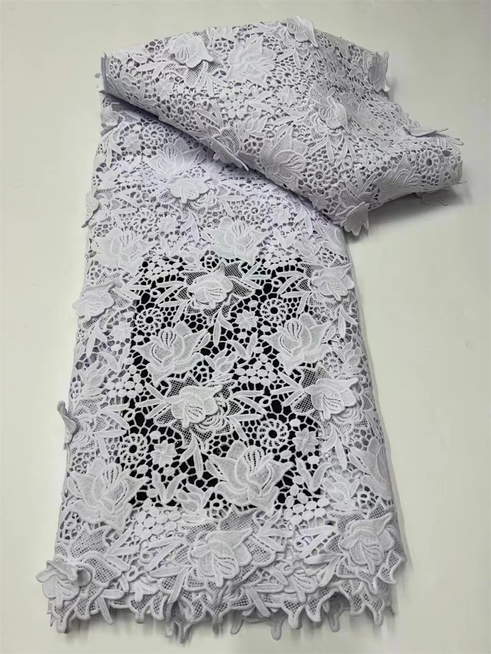 White 3D Embroidered Guipure Lace Heavy Water Soluble Cord Fabric African Cupion Occasions Wear Dubai Wedding Dress Forma Gown