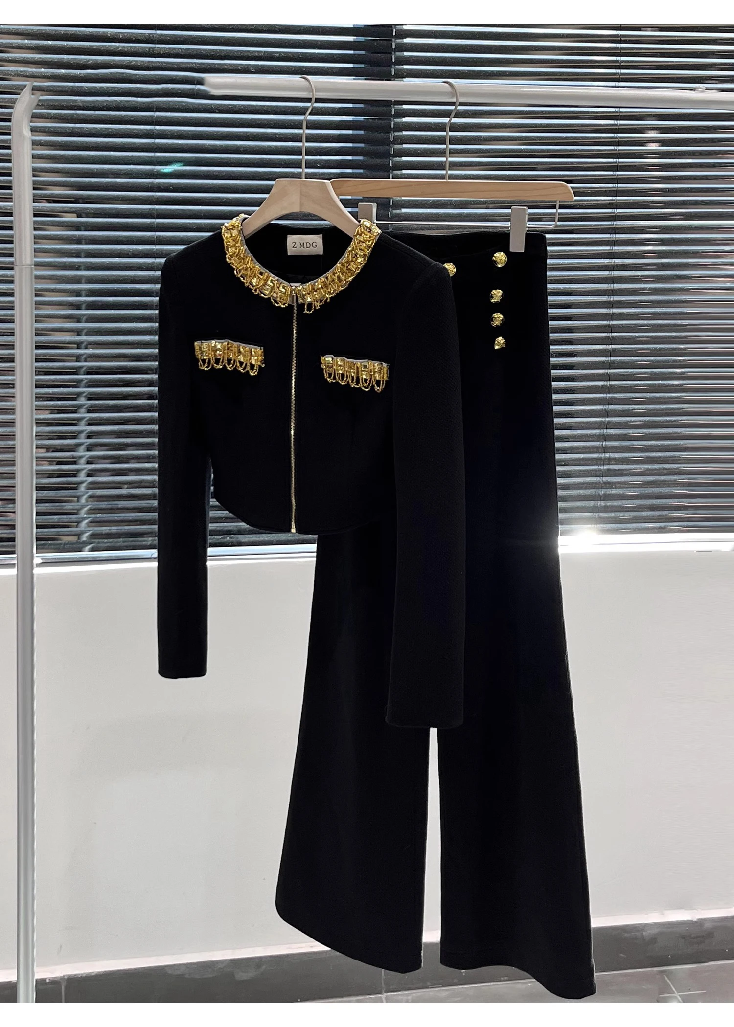 

Black Small Fragrant Wind Set for Women, Elegant and High End Coat, Wide Leg Pants, New, Rich Family, Thousand Gold