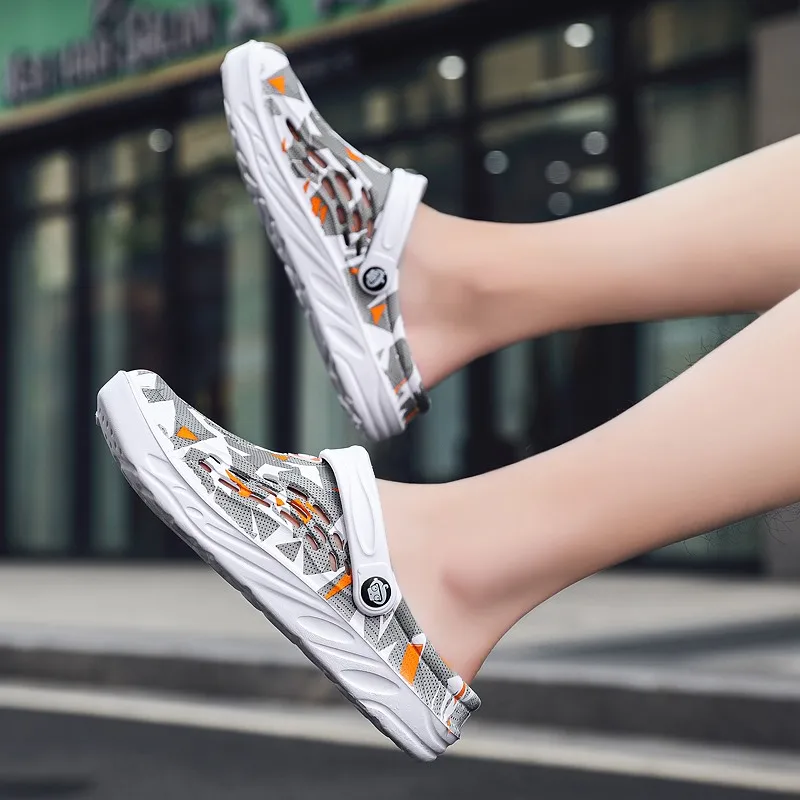 Men Sandals Outdoor Summer Beach Slippers Soft Bottom Hollow Garden Clogs Shoes Big Size Sports Slippers