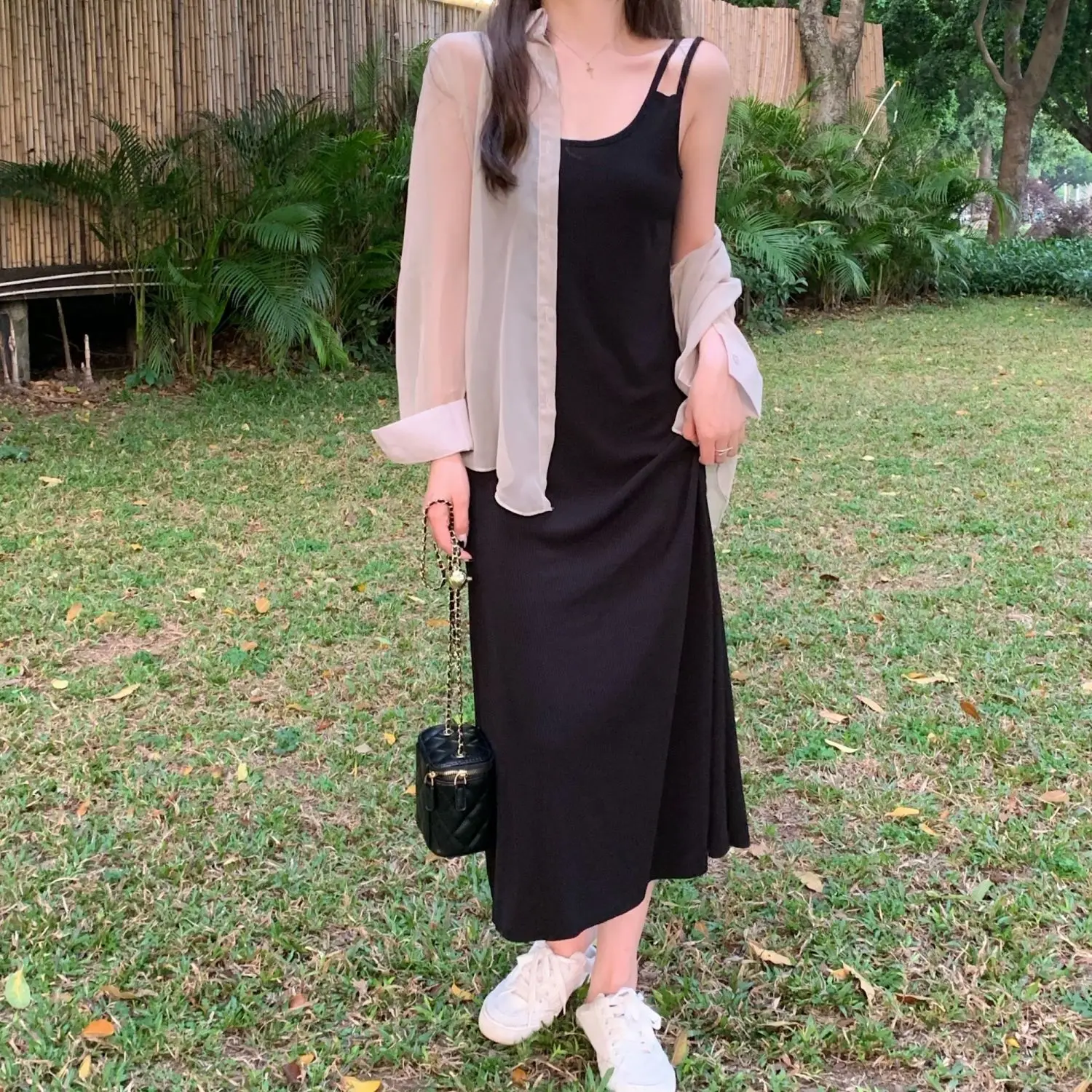 Spring/Summer New Black Slim Slim Slim Slim Strap Dress with Sunscreen Shirt for Fashion Two Piece Set for Women