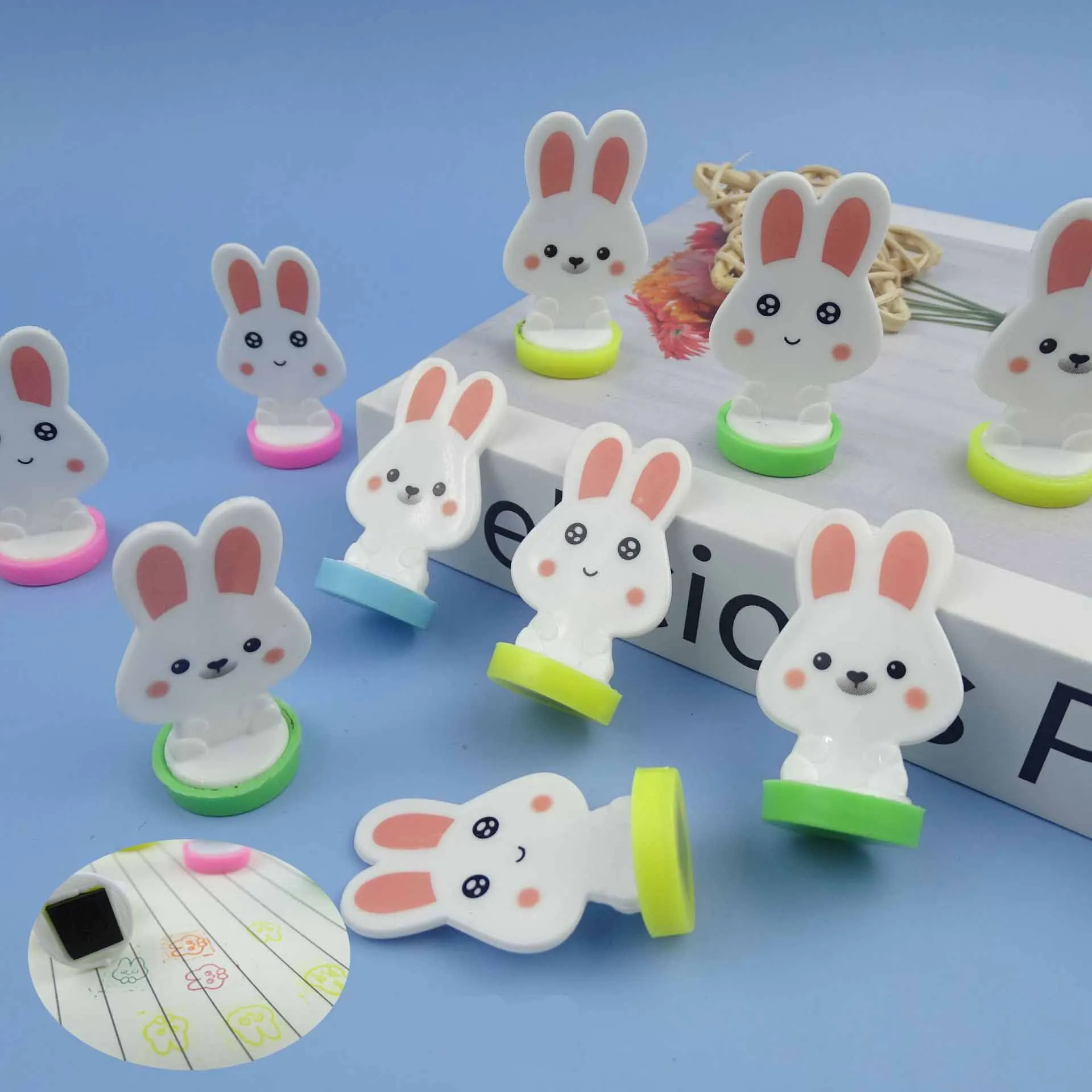 20Pcs Kids Cartoon Animal Bunny Stamp Small Toys Kindergarten Small Gifts Twisted Egg Toys Student Painting Supplies