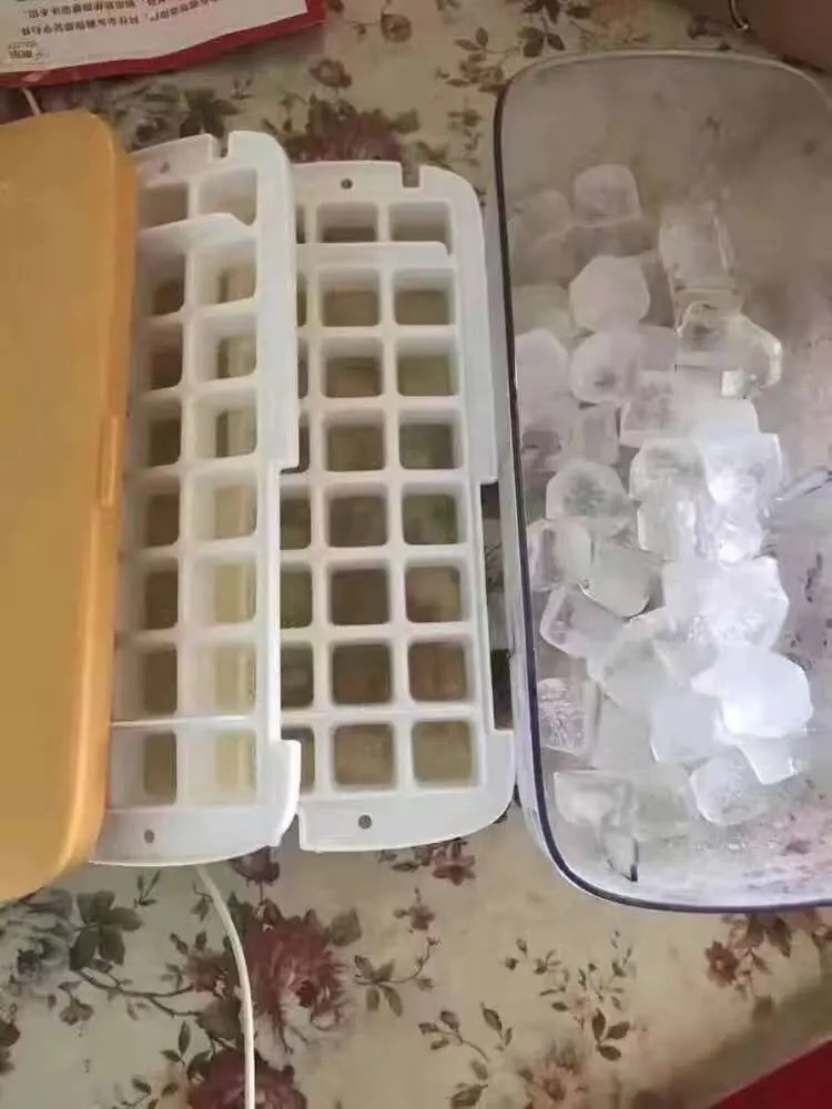 Easy Ice Maker