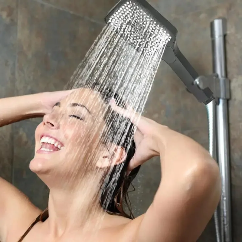 New self-contained silicone soft particle massage showerhead, three-position function adjustable pressurized showerhead.