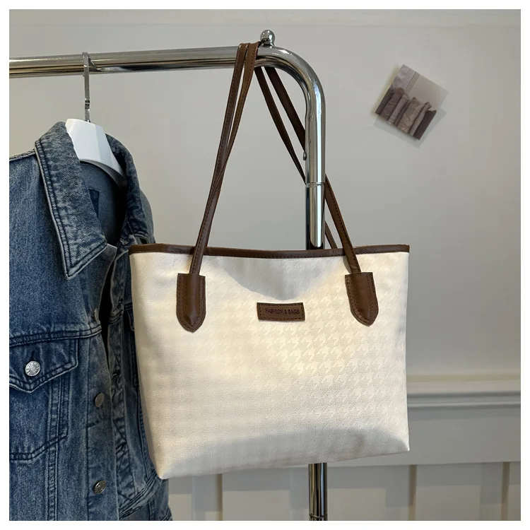 Retro Bag New Fashion Commuter Shoulder Large Capacity Handbag Casual Bag Popular Gift Pendantless Handbag