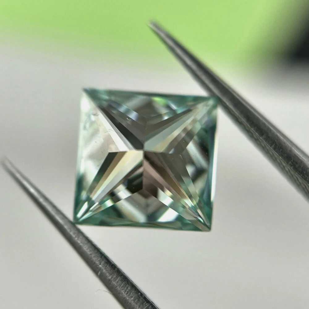 Princess Cut L-Green Color Synthetic Moissanite Stone  vvs1 5x5~9.5x9.5mm  0.8-5 ct   for  Jewelry Making with GRA Certificate