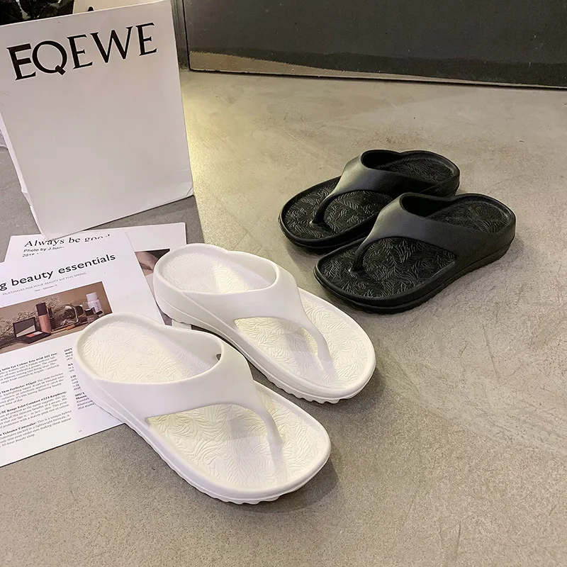 Summer New Men's Slippers Thick-soled Non-slip Beach Slippers Soft-soled Fashionable Seaside Sandals Trendy Couple's Slippers