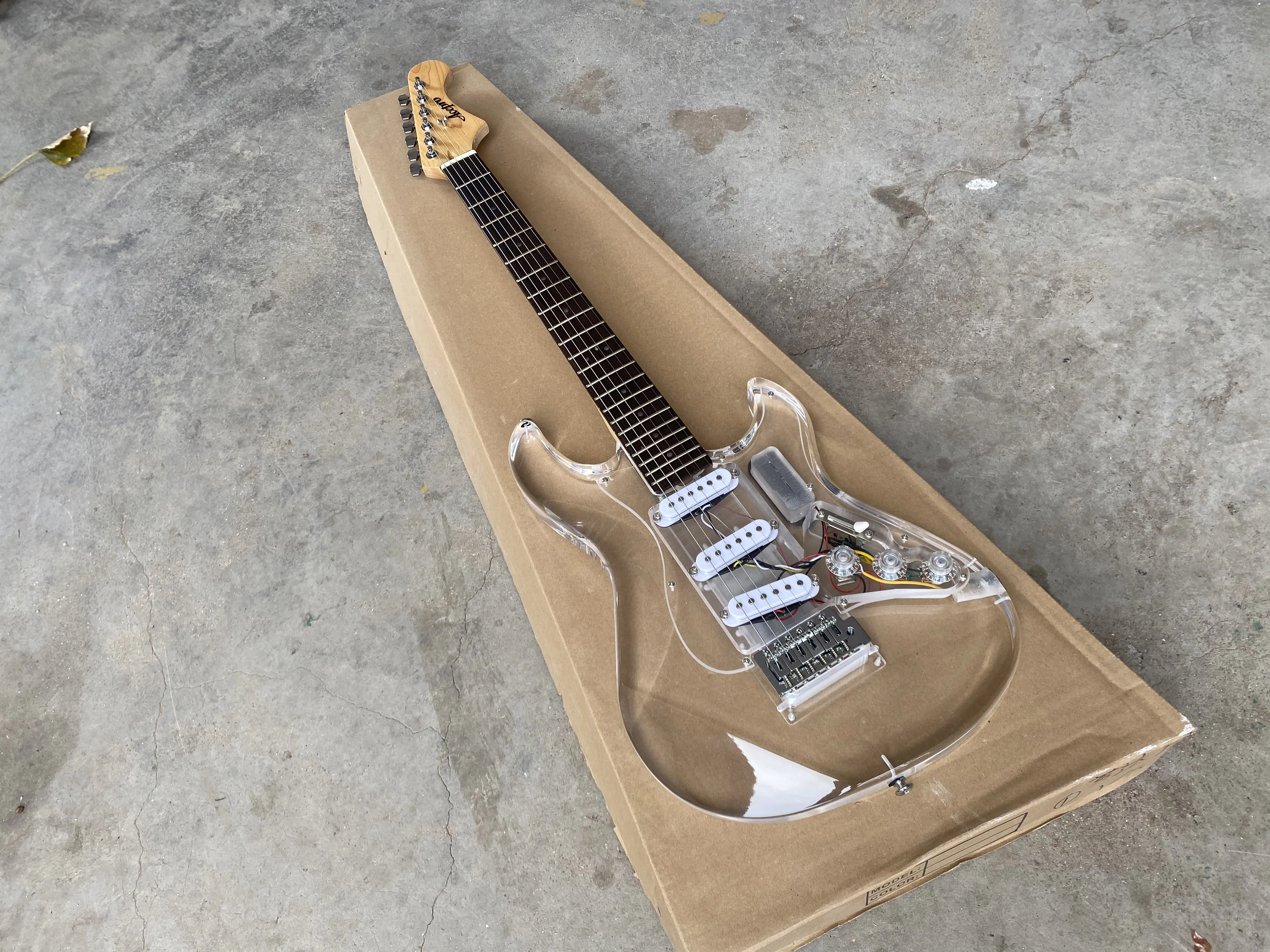 GALYDA　アクリル　透明　エレキギター　激レア　未使用に近い！ Amazon | LEDライト エレキギター メイプル アクリルボディ