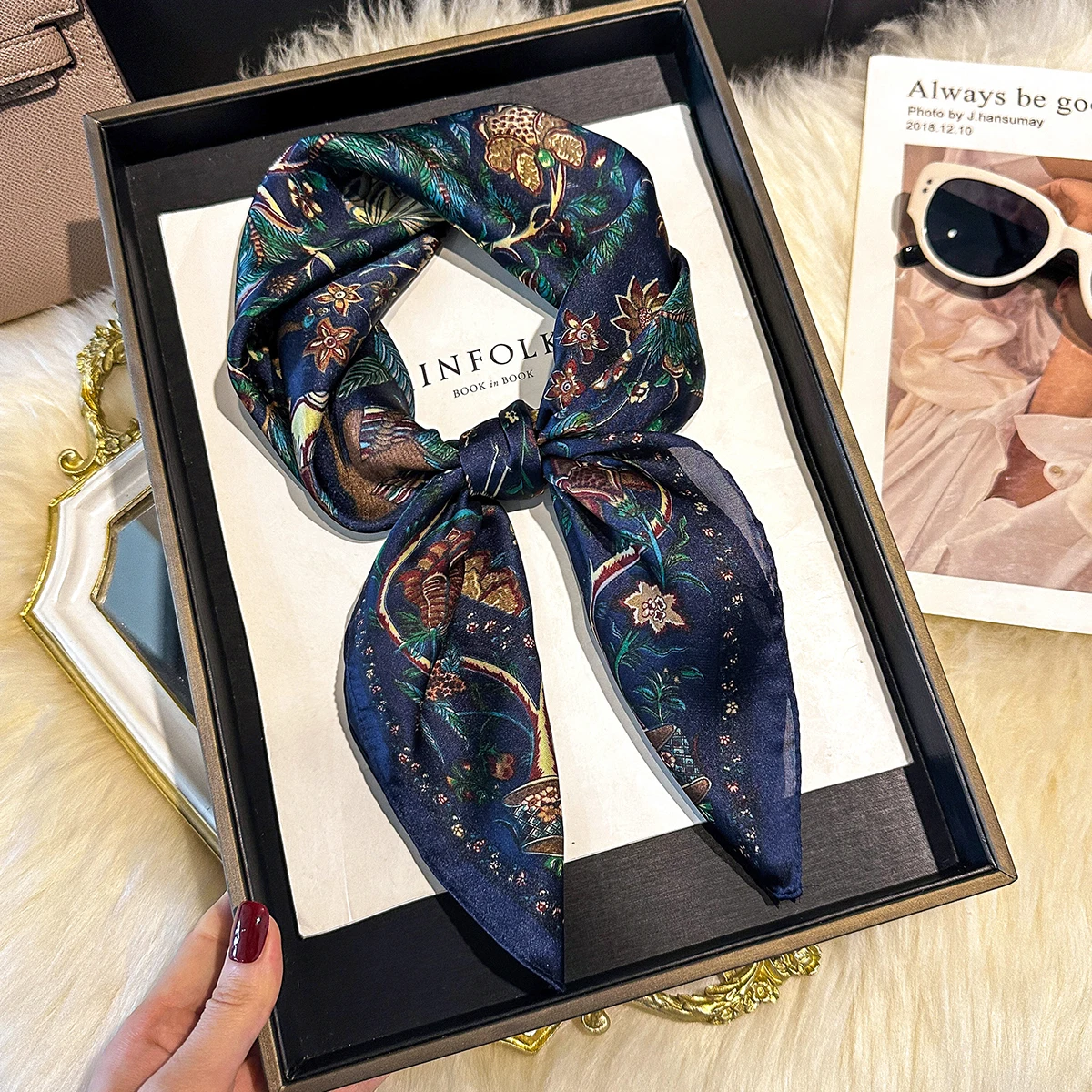 2025 New Fashion 70X70cm Women's Scarf Silk Paisley Print Scarf Square Shawl Decorative Headband Neck Luxury Design Bandana
