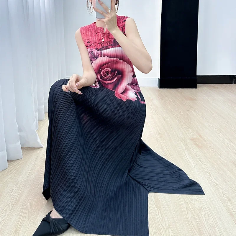 

Miyake Pleated Dress Women's 2024 Summer New Loose Design Fashionable Printed Round Neck Sleeveless Mid-length Elegant Dresses