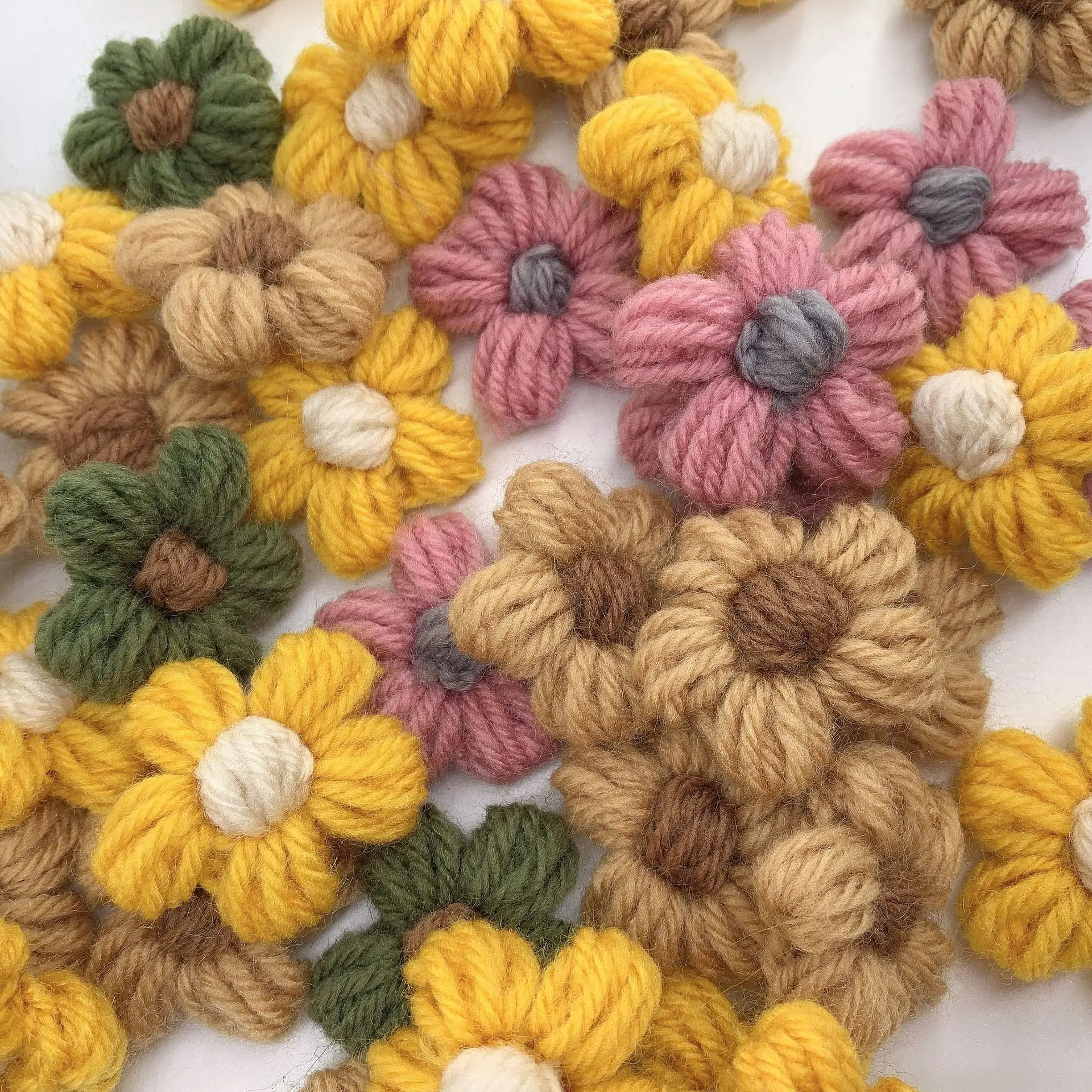 Hand-Woven Flower Wool Crochet Yarn Textile Flower Handmade Weeding Flowers Clothing accessories colorful puff flower 20pcs crochet yarn