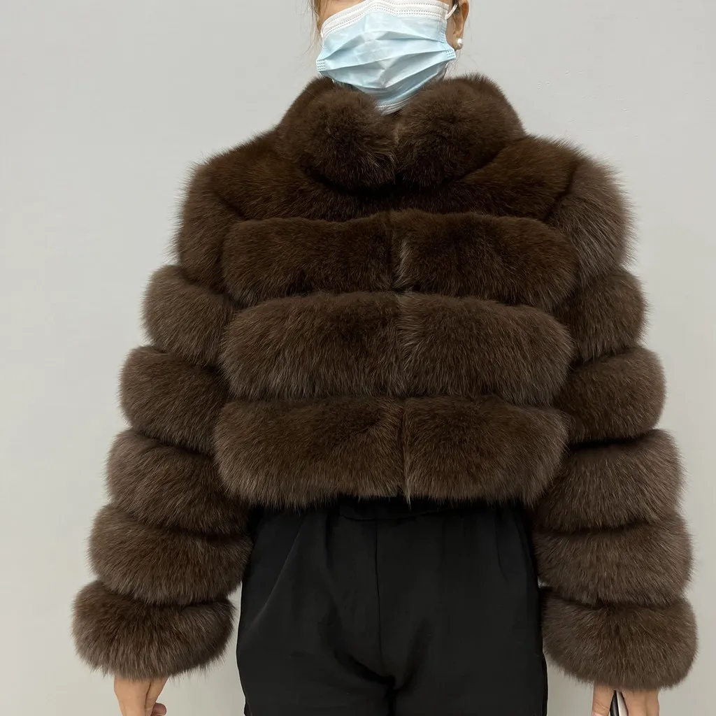 Рисунок 5 - Женское пальто из натурального меха лисы