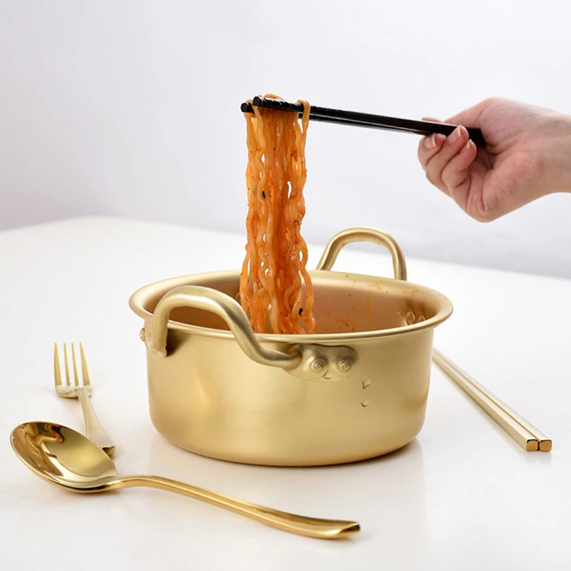 

Корейский рамен лапша кастрюля корейский алюминиевый Stockpot быстрая фотография с ручкой