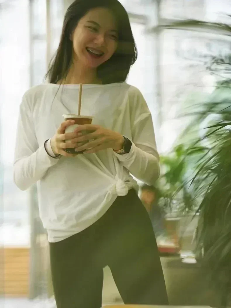 Lemon Back in Action Long Sleeve T-shirt Loose Breathable T-shirt Top Sport Flowing Tee Moisture Wicking Athletic Pilates Shirts