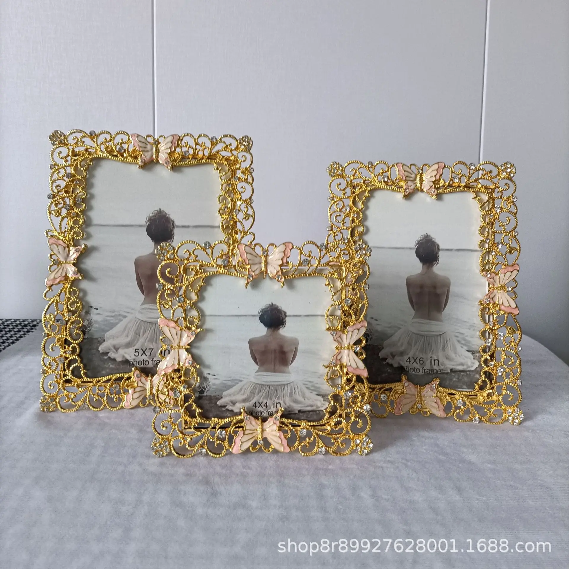 

Оптовая продажа с завода, набор золотых металлических фоторамок, современная простая креативная фоторамка, свадебная памятная фоторамка.