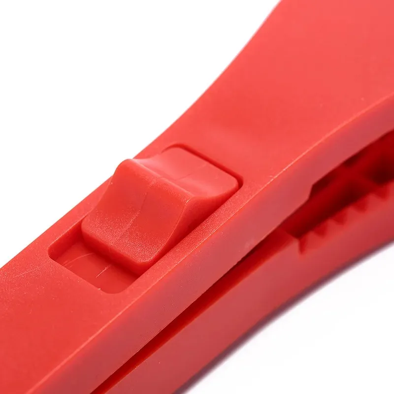 Multifunctional Fishing Fish Clip Hand Controller Tackle Tool Fishing Body Grip Clamp Gripper Grabber with Lock Switch