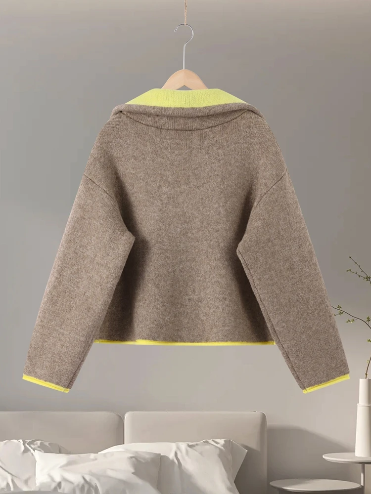 سترة صوفية متباينة غير رسمية للنساء بياقة واقفة وجيوب وسحاب وأكمام طويلة معطف نسائي لخريف وشتاء 2025 جديد للسيدات في ملابس خارجية