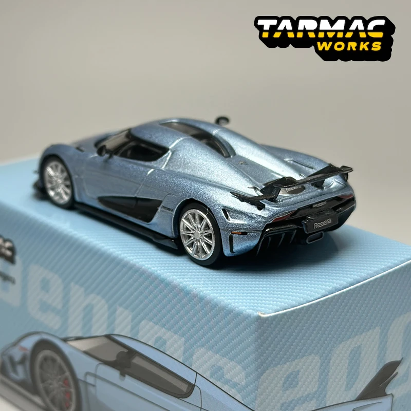 Miniature KOENIGSEGG Regera Violette – Tarmac Works 1/64