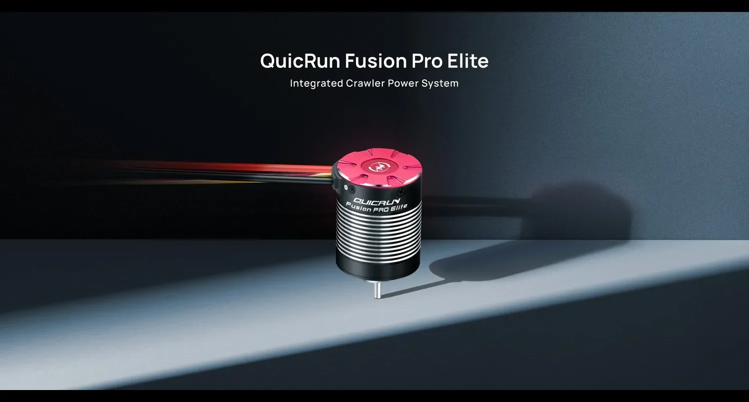 Moteur brushless étanche 2 en 1 Hobbywing QUICRUN Fusion Pro Elite 2300KV monté sur un châssis de crawler RC