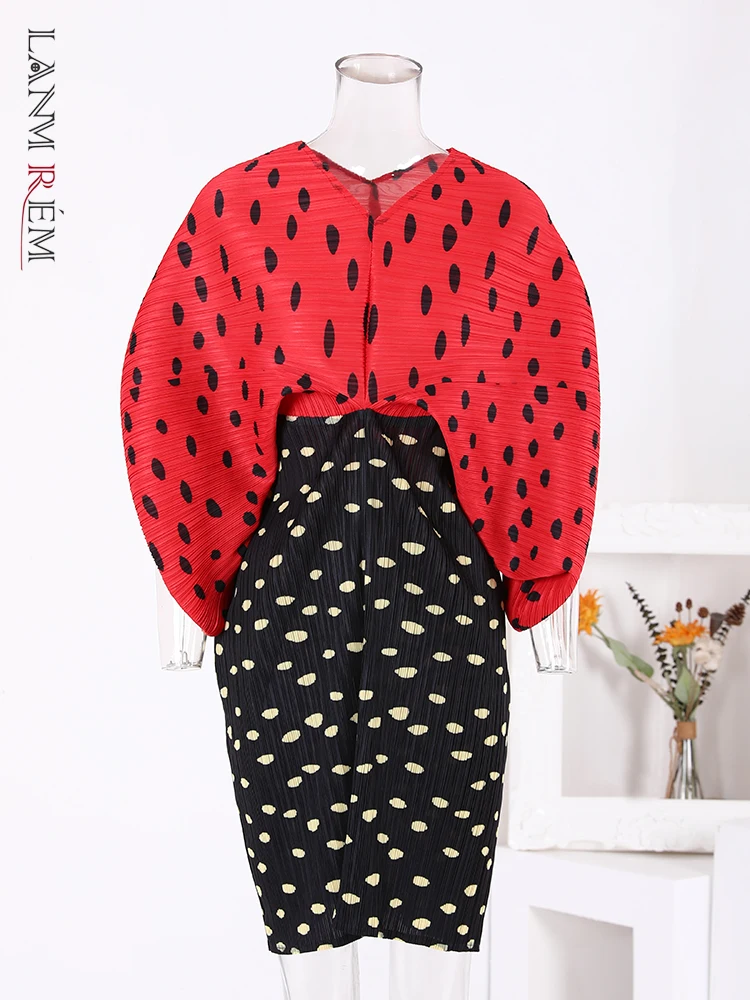 

LANMREM Women Dot Print Pleated Dress Fashion V Neck Batwing Sleeves Contrast Color Dresses Party 2023 Autumn New 2AA2608