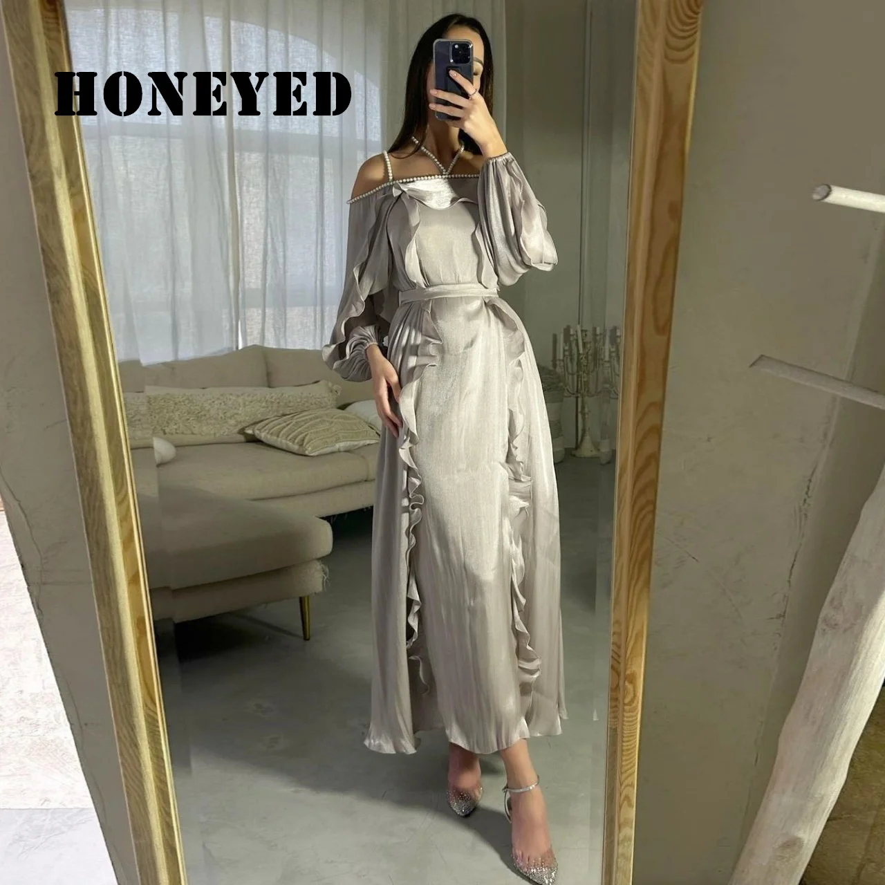 

Honeyed Elegant Pearls Halter Prom Dresses 2023 Off Shoulder Ruffles Puff Long Sleeves Arabia Robes De Formal Occasion2023