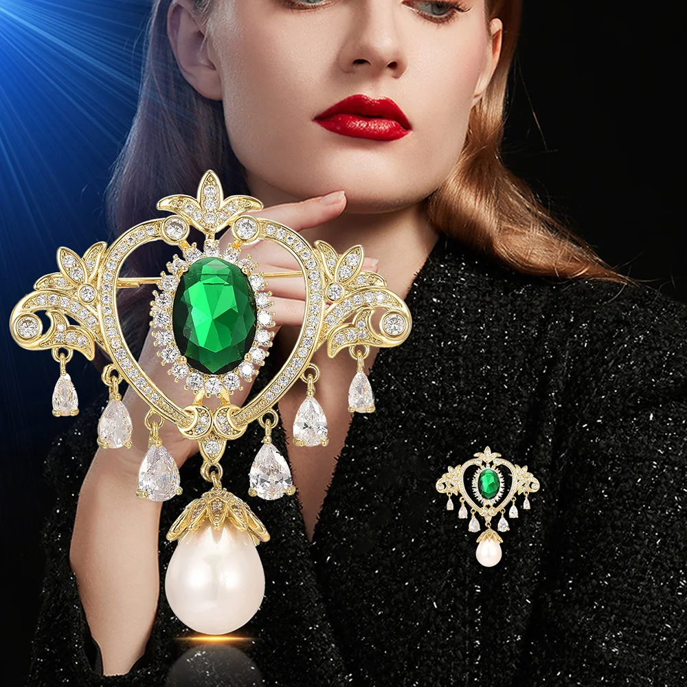 Classic Love Heart Crystal Brooches Pins for Women Luxury Rhinestone Imitation Pearl Heart Pin Buckle Jewelry