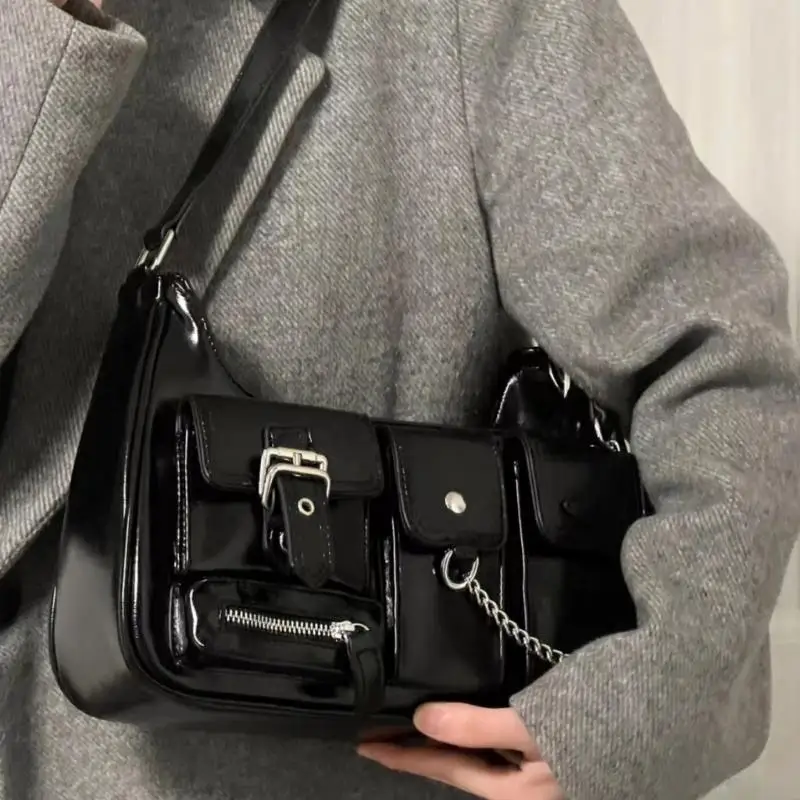 28GD Functional and Stylish Shoulder Bag with Multiple Pockets Adjustable Strap Perfect for Everyday Use and Travel