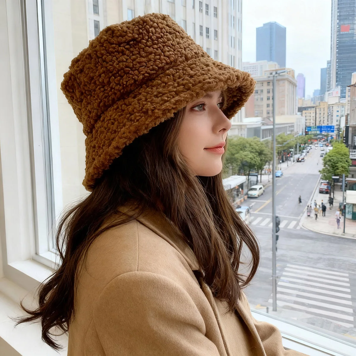 Plush Fisherman Hat for Women, Autumn and Winter 2025 New Style, Fleece-Lined, Warm, Korean Version, Trendy, Versatile, Natural Look Bucket Hat for Going Out