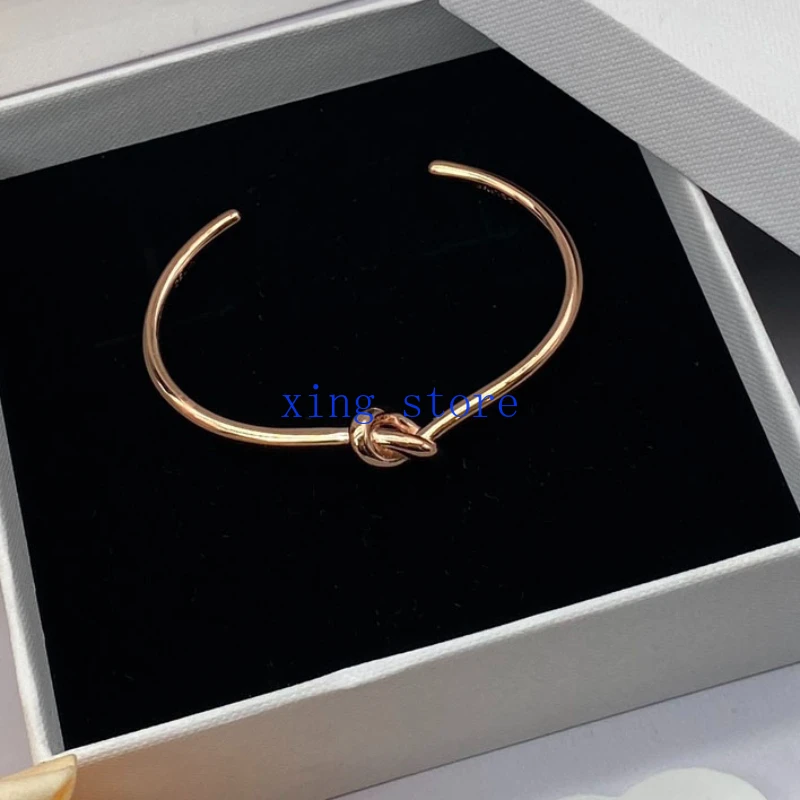 2024 New Fashion OL Style Round Cut Crystal Inlaid Women's Bracelet